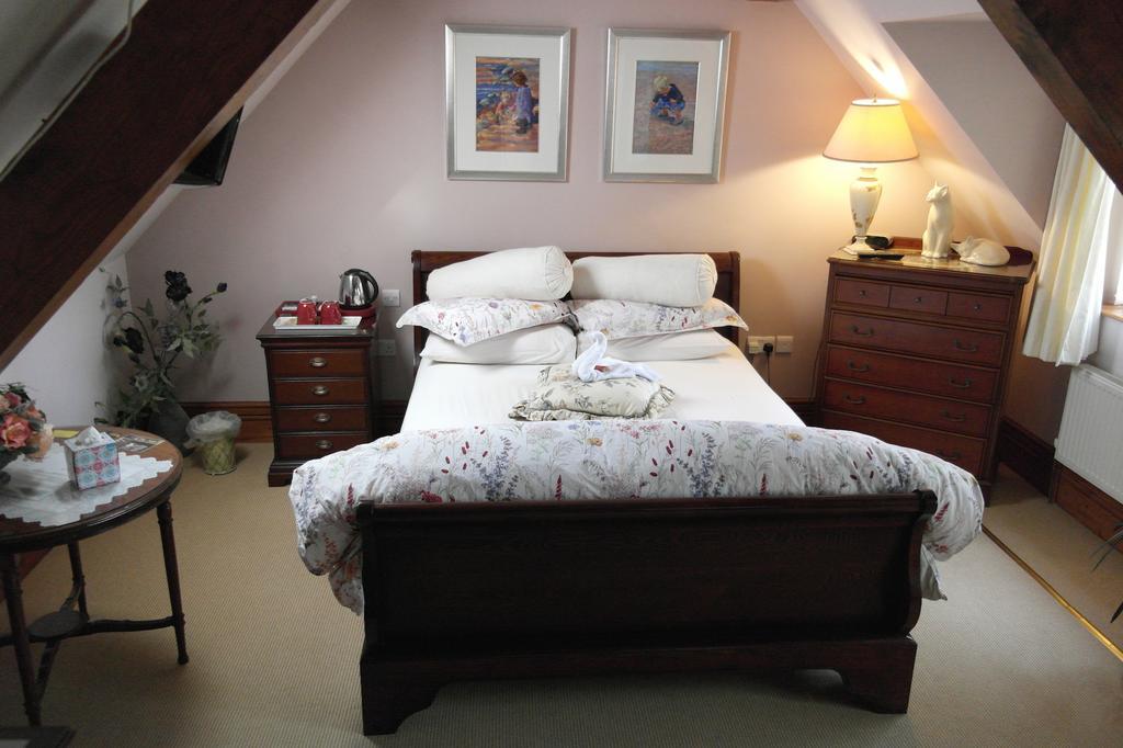 Hotel Little Red Rooster Rest Tenby Zimmer foto